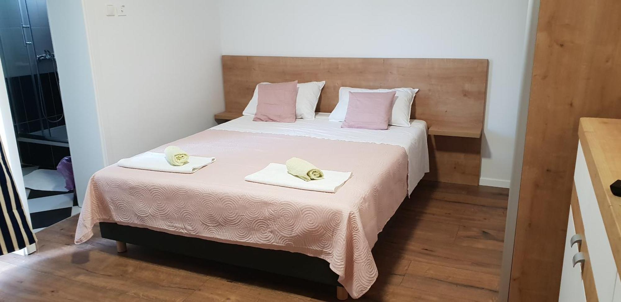 Kuca Pecine Bed & Breakfast Metajna Exterior photo